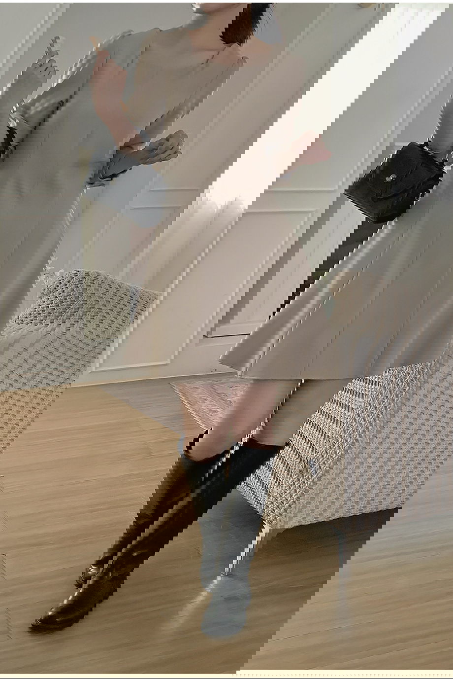 리리앤코 도에르핀 절개 플레어 미니 원피스