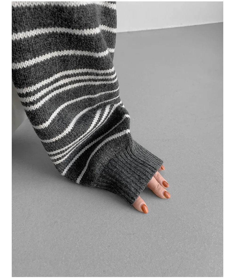 long sleeved tee detail image-S1L97