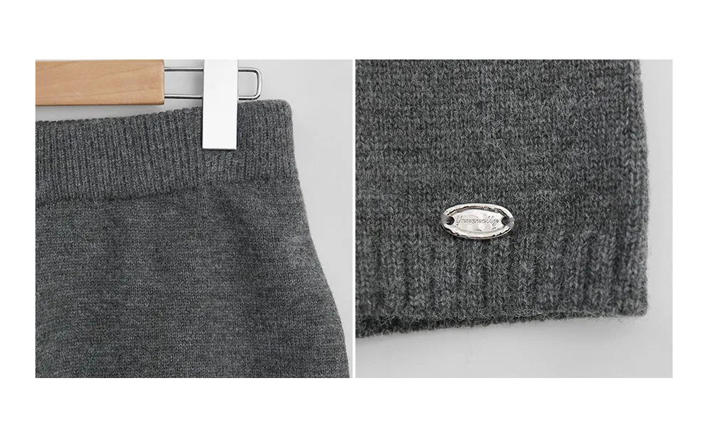 long sleeved tee detail image-S1L67