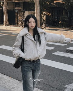 코쿤 하이넥 카라넥 스트랩 지퍼 버튼 포켓 전체양털 안감 뽀글이 아방핏 루즈핏 겨울 봄버 점퍼