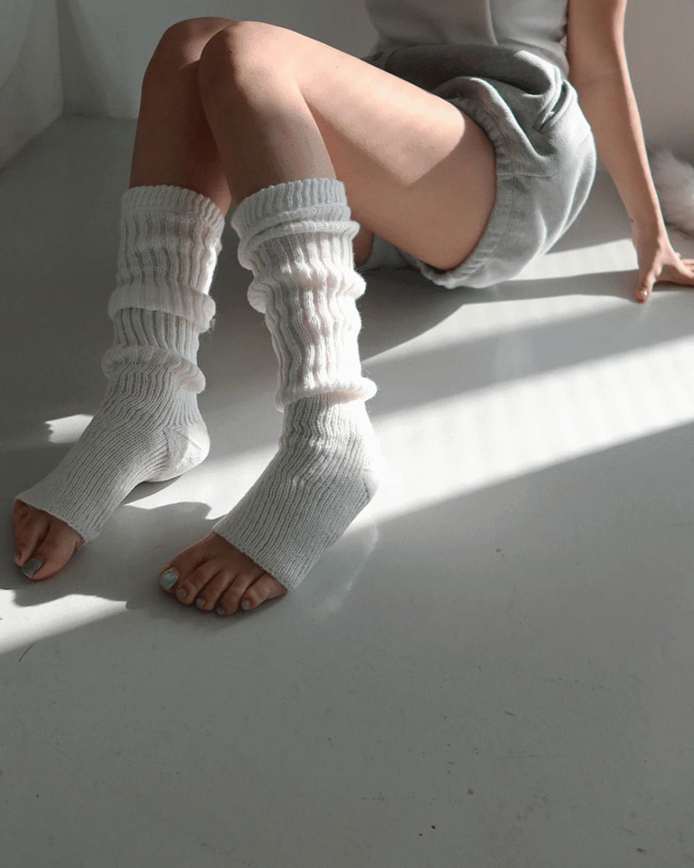 白色針織捲邊鏤空短襪保暖襪