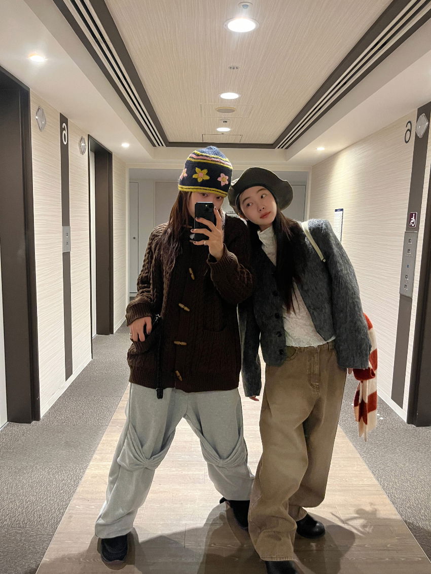 바지 모델 착용 이미지-S3L9