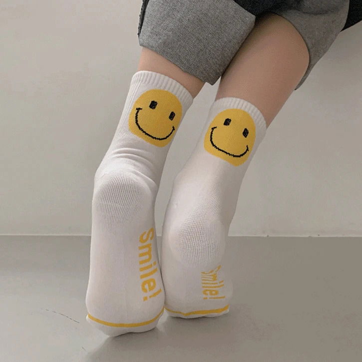 刺繡笑臉圖案長筒襪