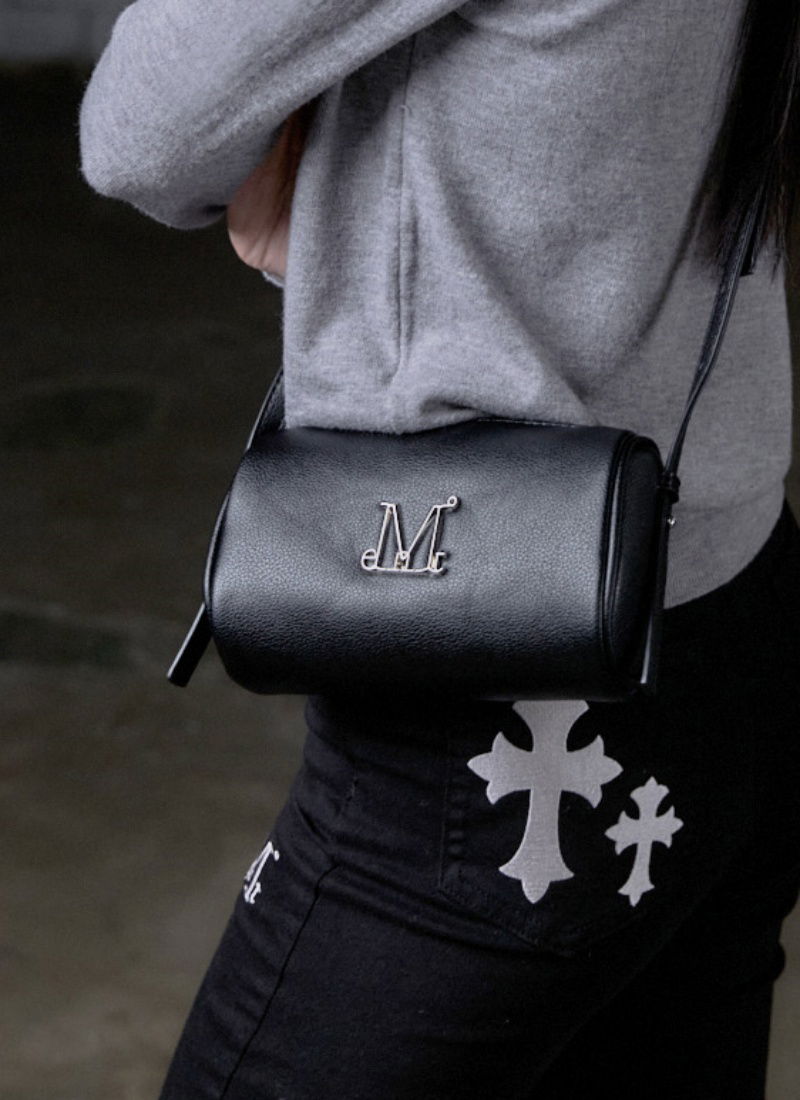 ARA METAL LOGO MINI SHOULDER BAG UNISEX 아라 메탈 로고 미니 숄더 백 남녀공용
