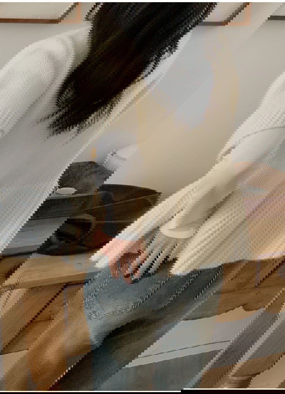 리리앤코 벨로테린 페플럼 버튼 루즈핏 반팔 니트