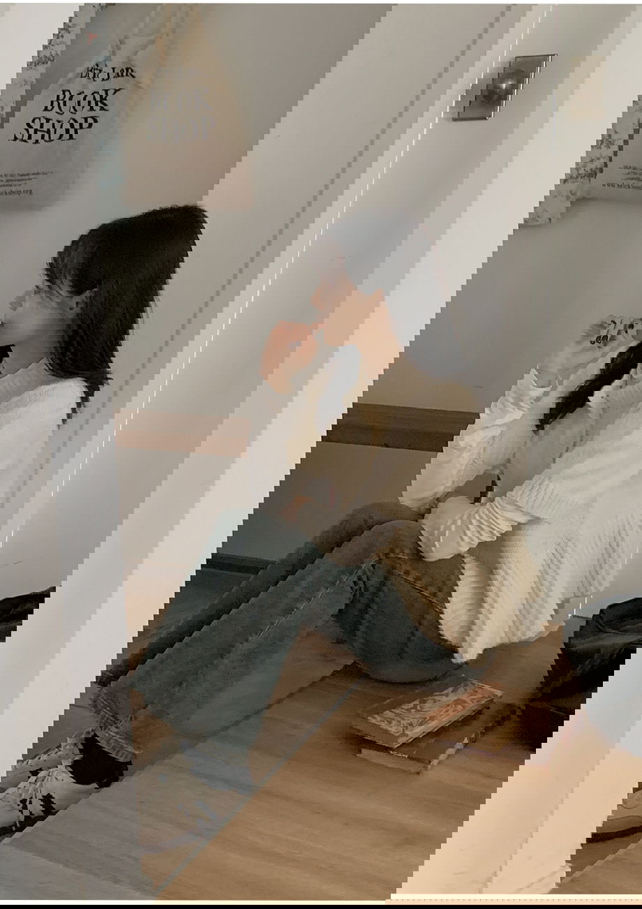 리리앤코 벨로테린 페플럼 버튼 루즈핏 반팔 니트