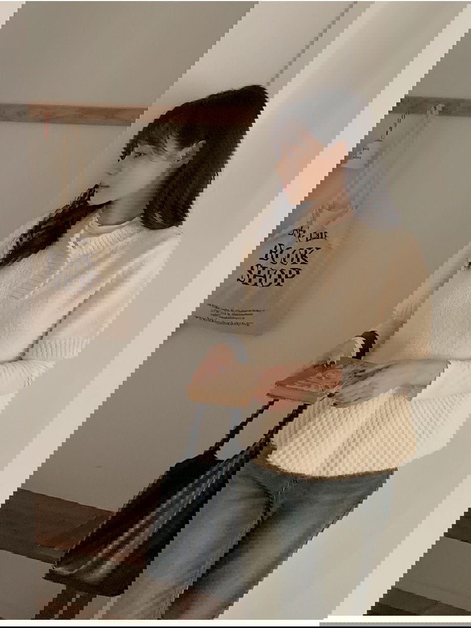 리리앤코 벨로테린 페플럼 버튼 루즈핏 반팔 니트