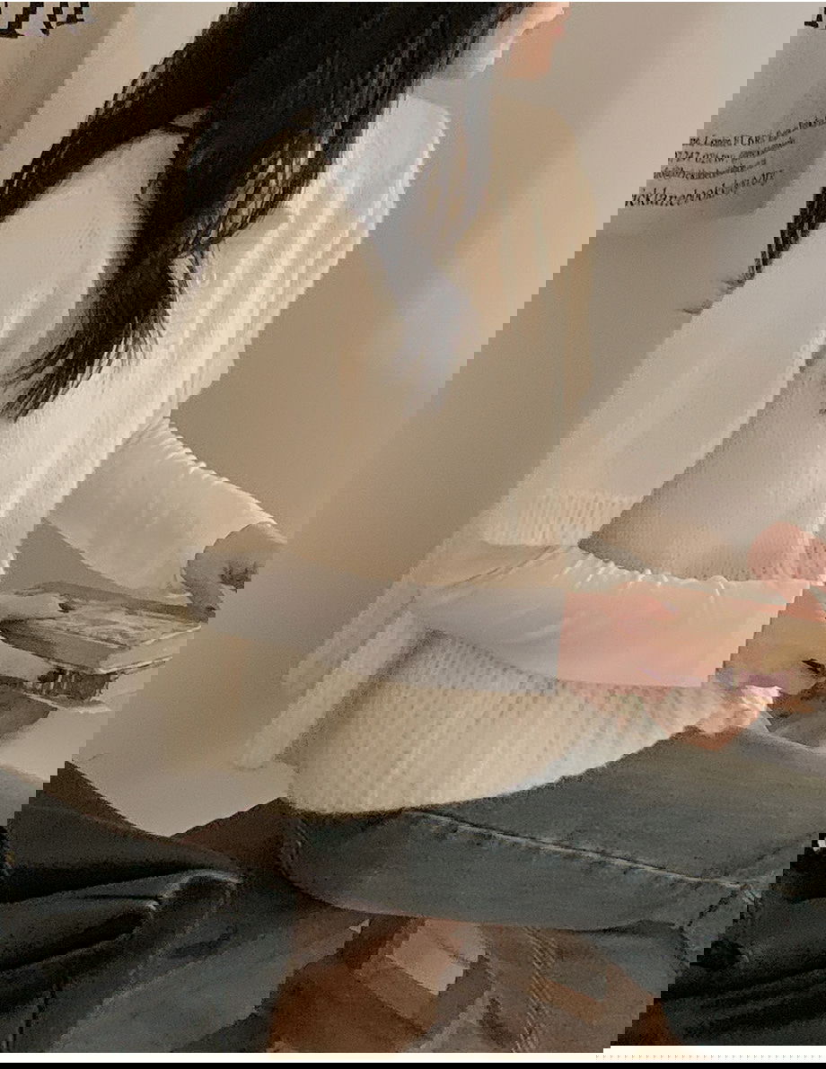 리리앤코 벨로테린 페플럼 버튼 루즈핏 반팔 니트