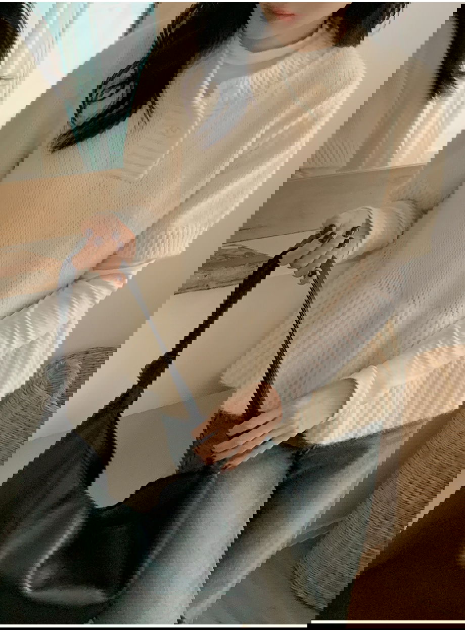 리리앤코 벨로테린 페플럼 버튼 루즈핏 반팔 니트