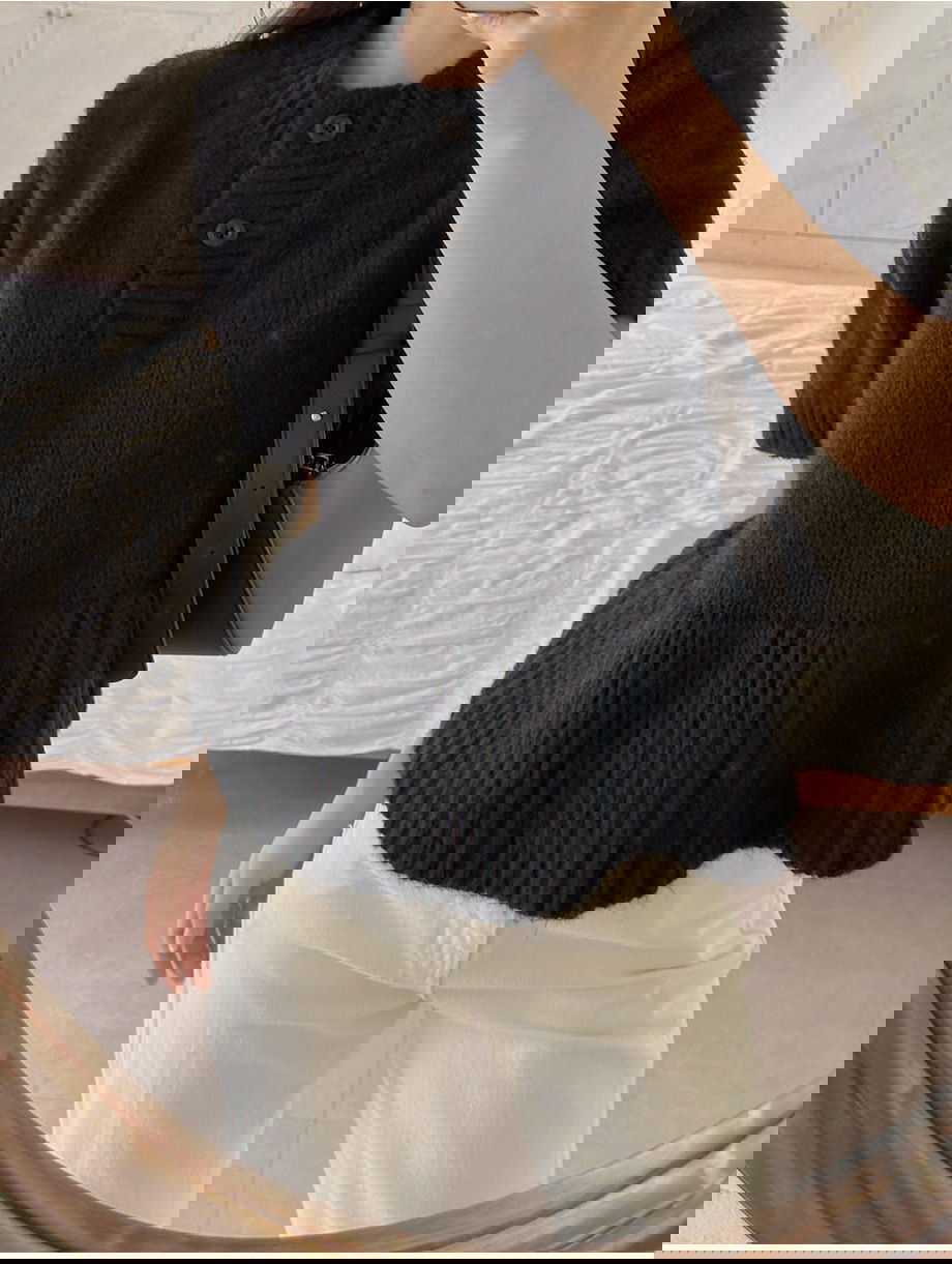 리리앤코 벨로테린 페플럼 버튼 루즈핏 반팔 니트