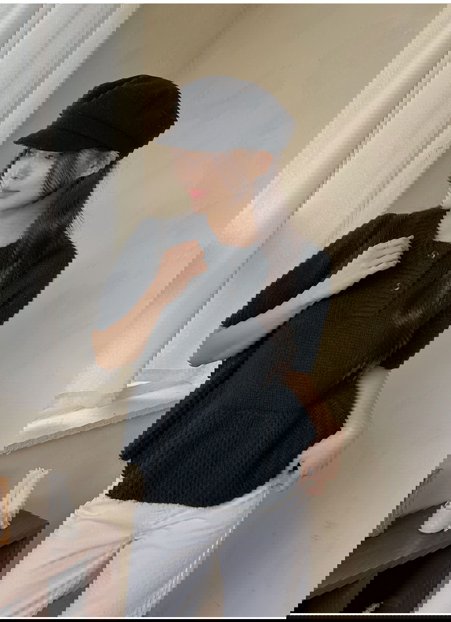 리리앤코 벨로테린 페플럼 버튼 루즈핏 반팔 니트