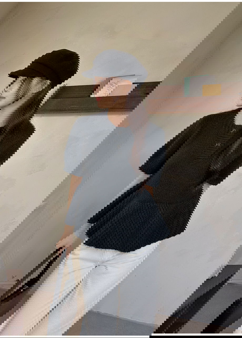 리리앤코 벨로테린 페플럼 버튼 루즈핏 반팔 니트