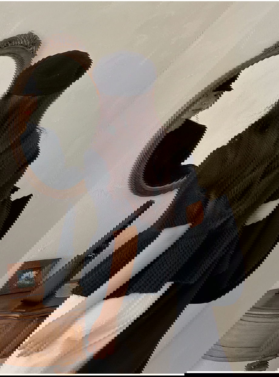 리리앤코 벨로테린 페플럼 버튼 루즈핏 반팔 니트