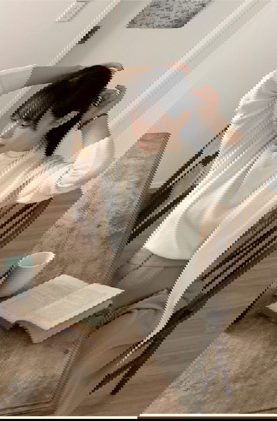 리리앤코 루시렌느 드레이프 머플러 니트