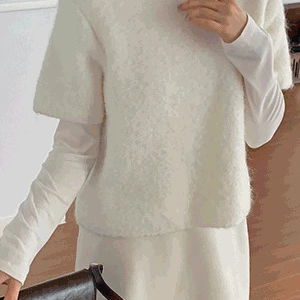 미르포벨 울 부클 라운드넥 반팔 니트