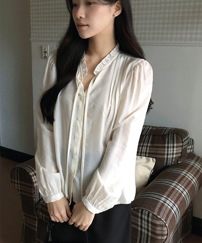 ベイビーフリルブラウス