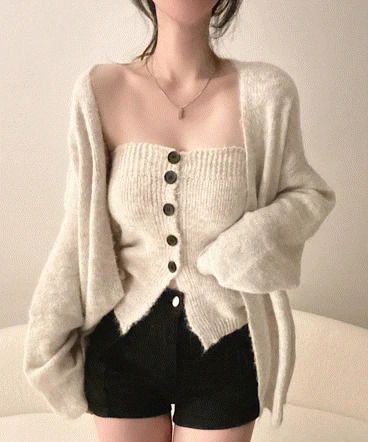 羊駝毛寬鬆燈籠袖開襟外套 + 排扣針織上衣兩件式套裝