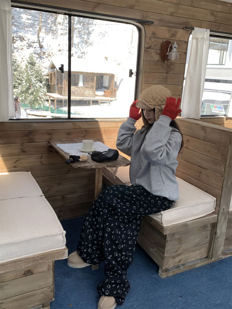 긴팔 티셔츠 모델 착용 이미지-S1L13