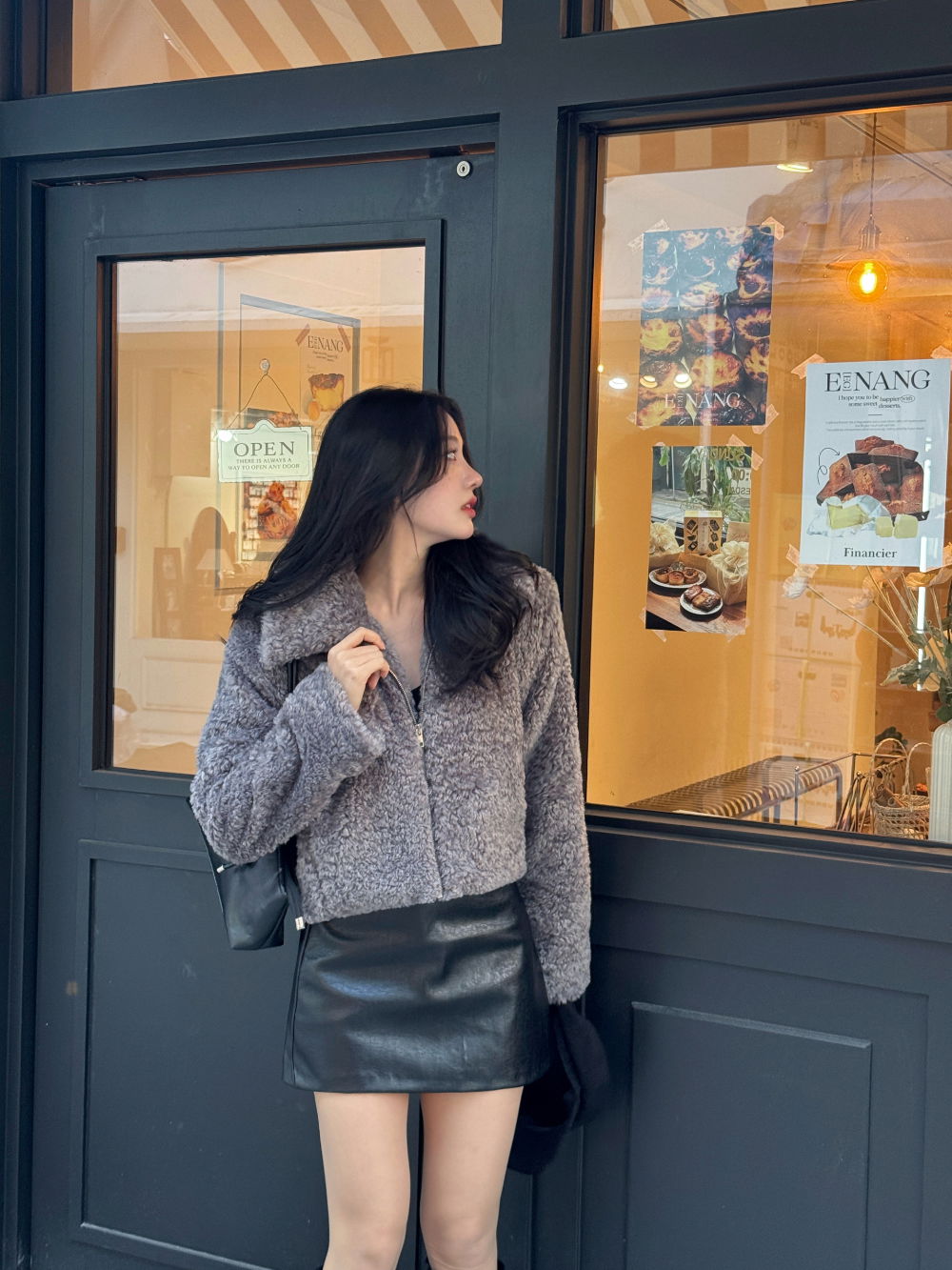 악세사리 모델 착용 이미지-S3L4