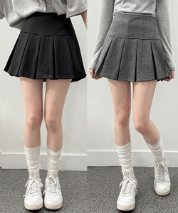 High-quality thick underwear and wool tennis skirt
