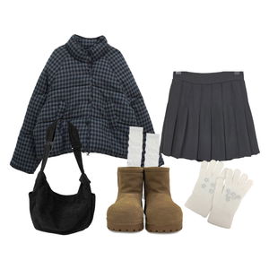 ダウンジャケット,スカート,靴下 코디
