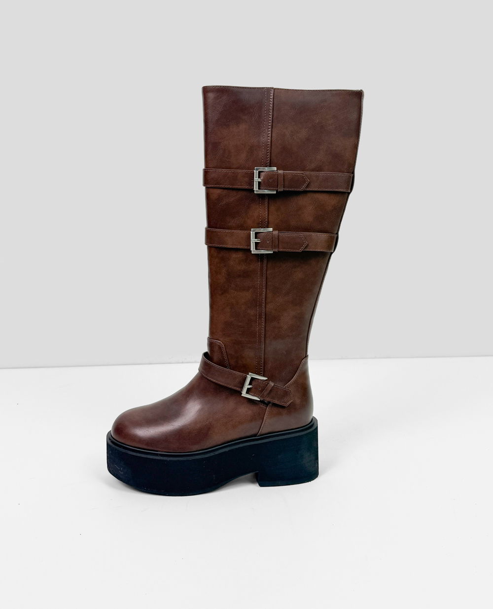 신발 브라운 색상 이미지-S1L31