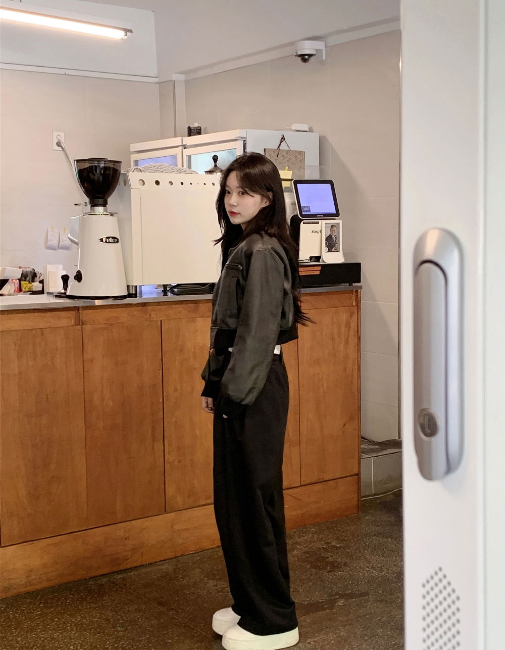 재킷 모델 착용 이미지-S14L5