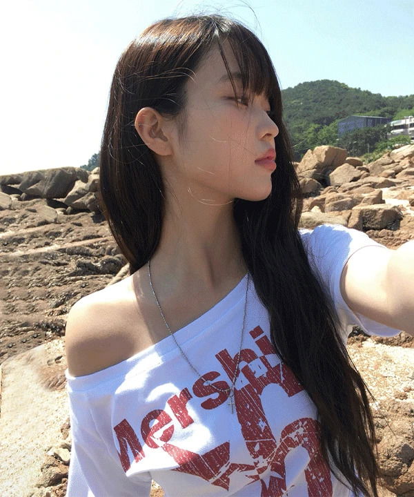 Nero Off-Neck Lettering Number Short Sleeve T-Shirt