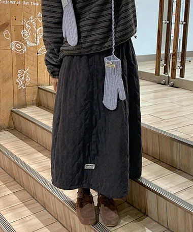 Meroa quilted banding long skirt 裙子