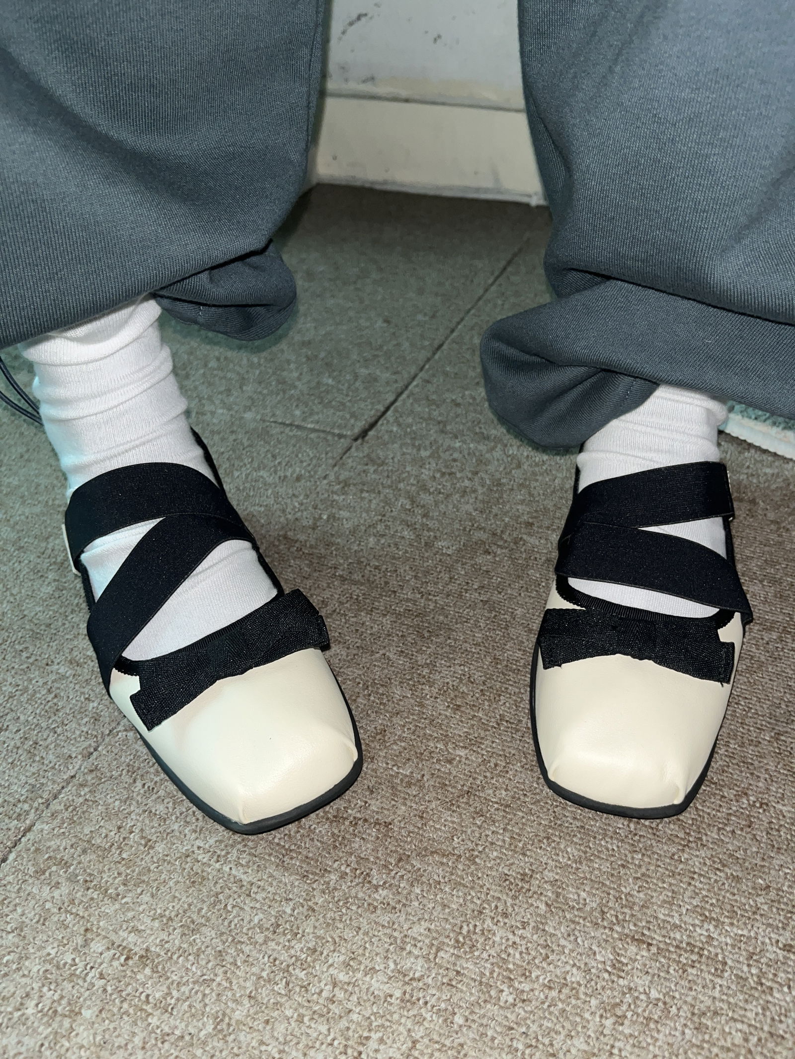 23 밴딩 스퀘어 토슈즈