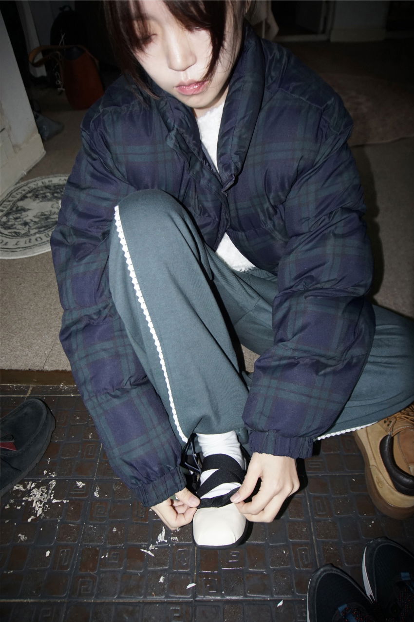 신발 모델 착용 이미지-S1L67