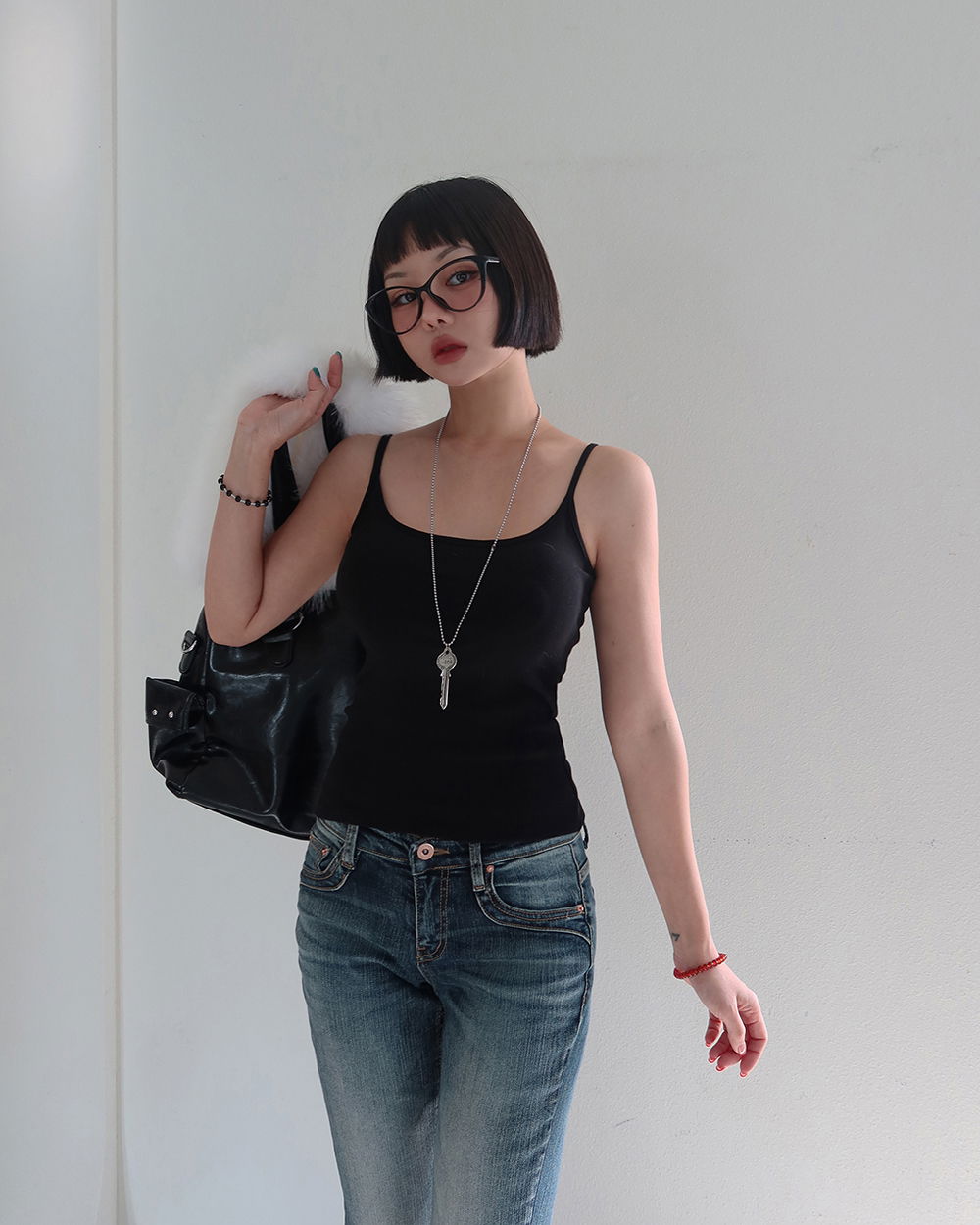 민소매 모델 착용 이미지-S1L143