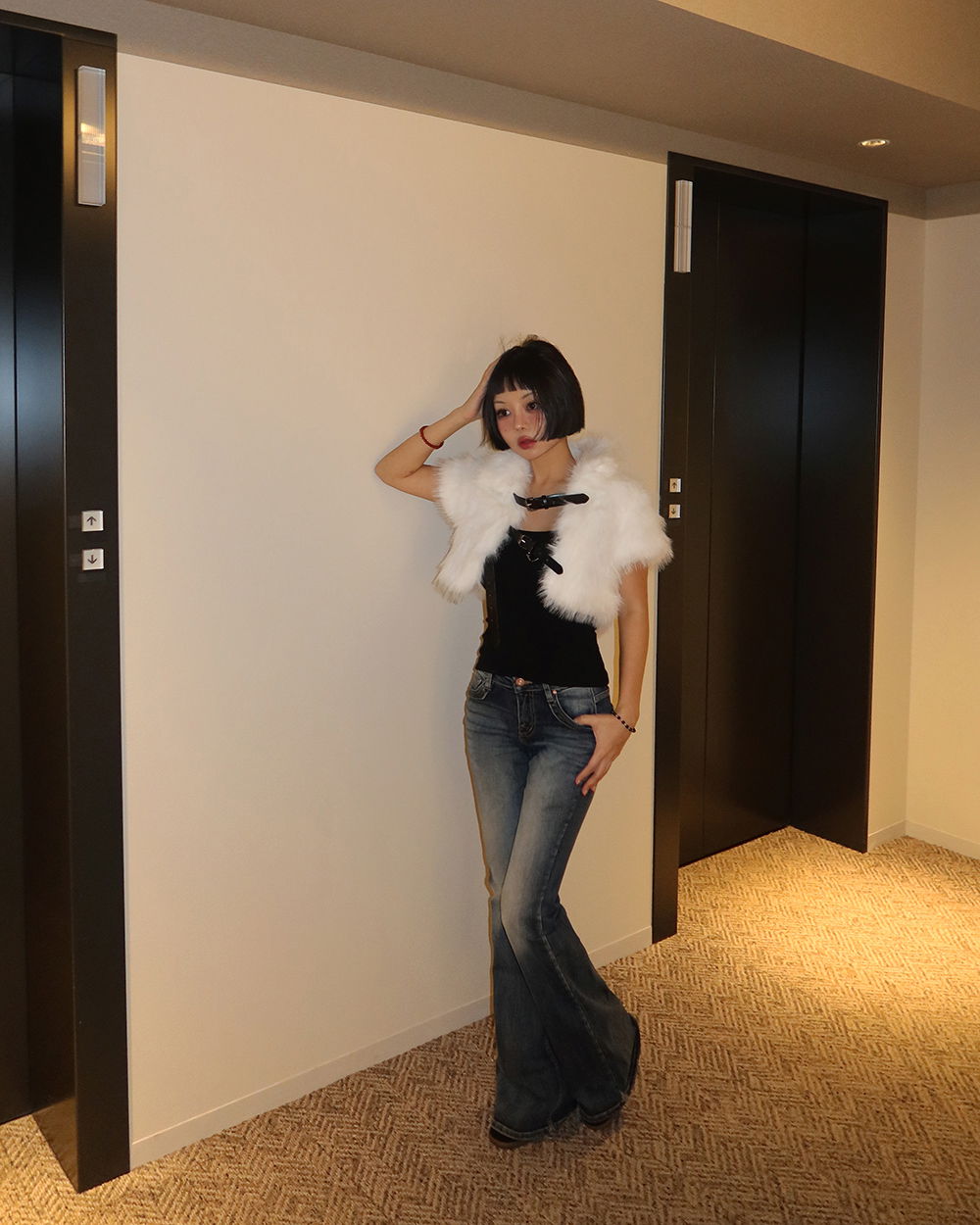 민소매 모델 착용 이미지-S1L161