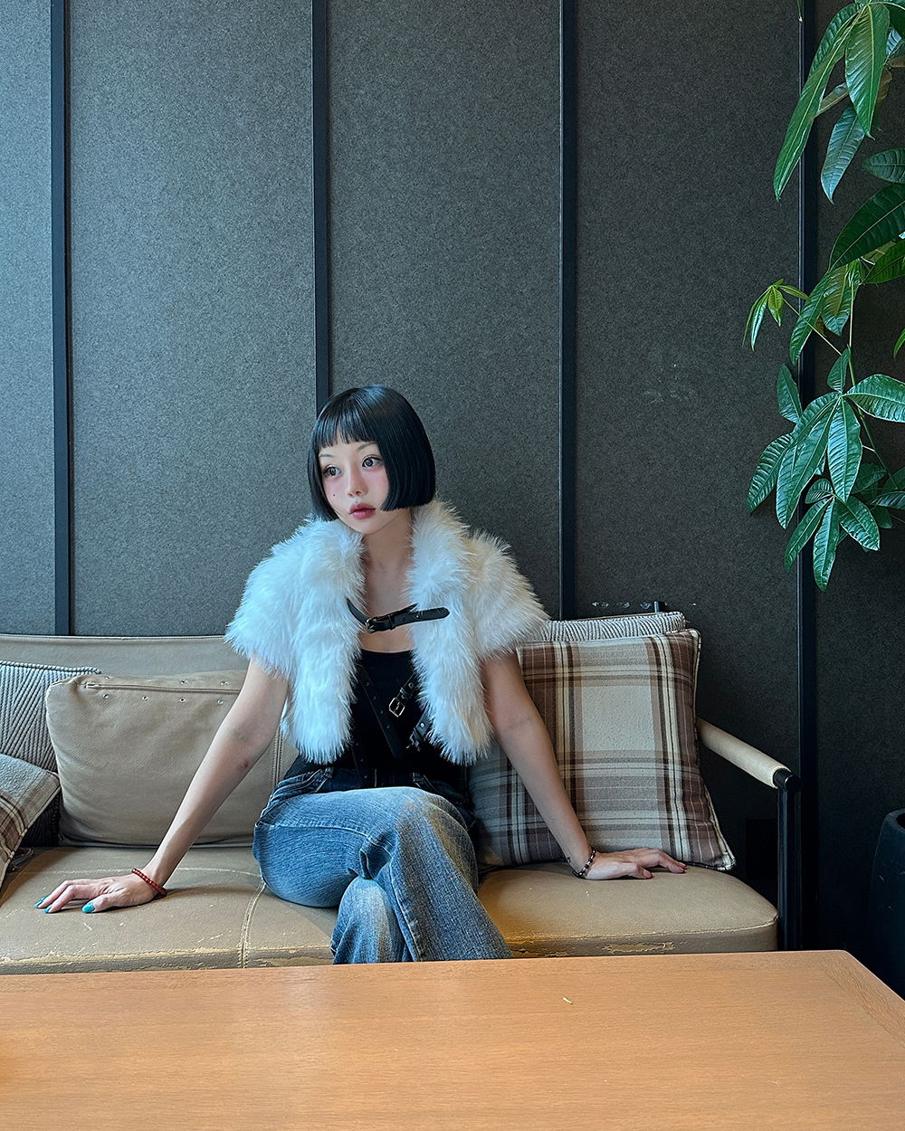 민소매 모델 착용 이미지-S1L158