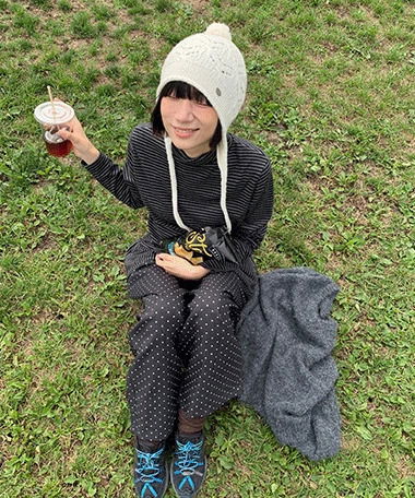 タビオポンポン付き耳カバー付きニットビーニー