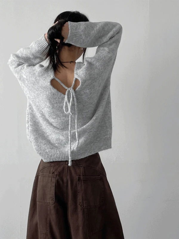 Helle V-Neck Strap Knitwear