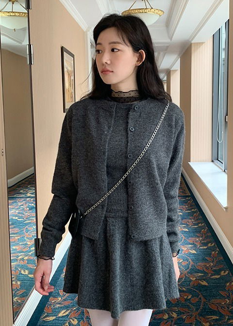 Three-piece knitwear cardigan set 套装