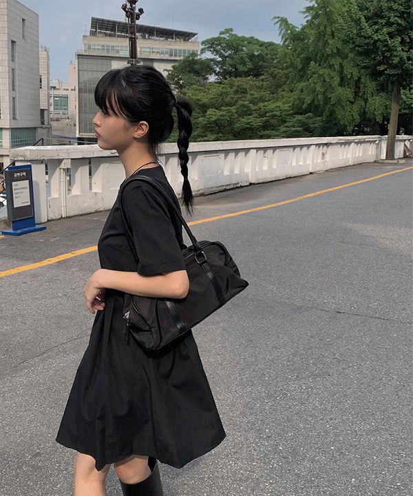 Daki nylon shoulder bag