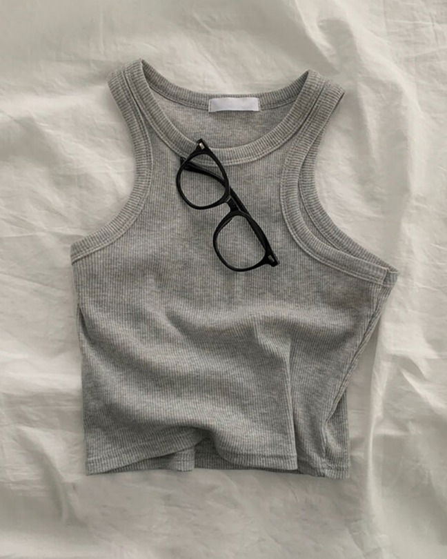 Unit ribbed cropped sleeveless top.