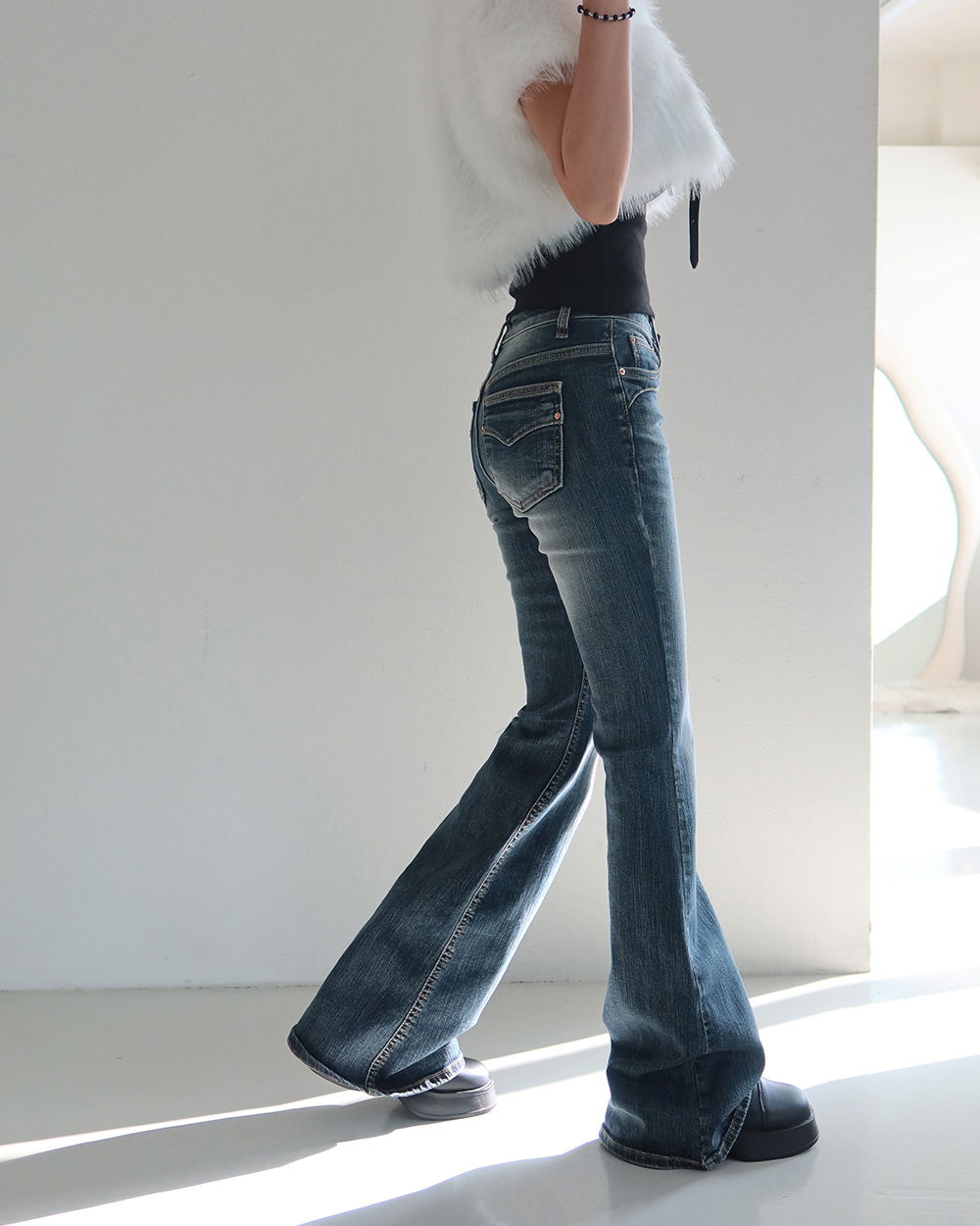 바지 모델 착용 이미지-S1L58