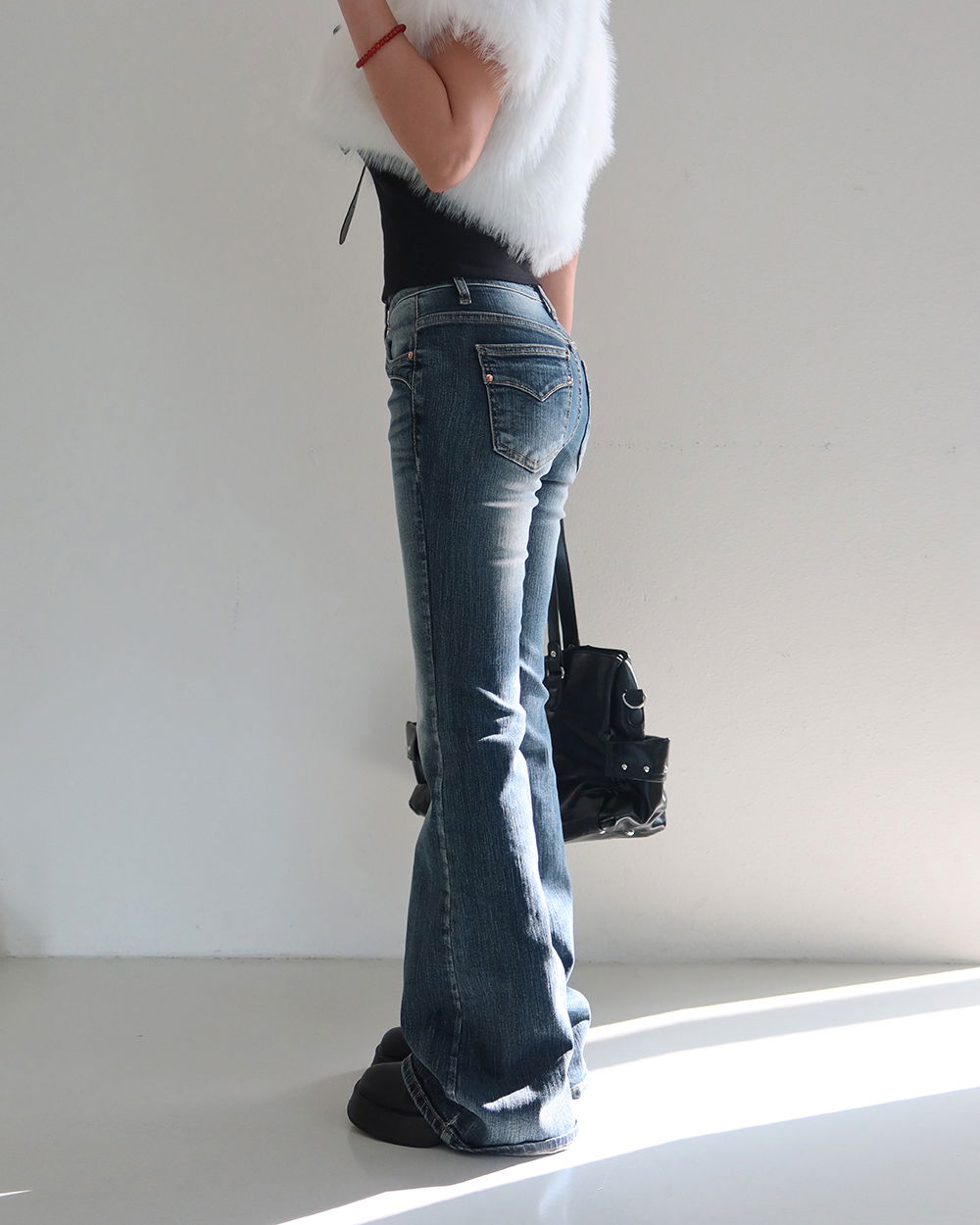 바지 모델 착용 이미지-S1L66