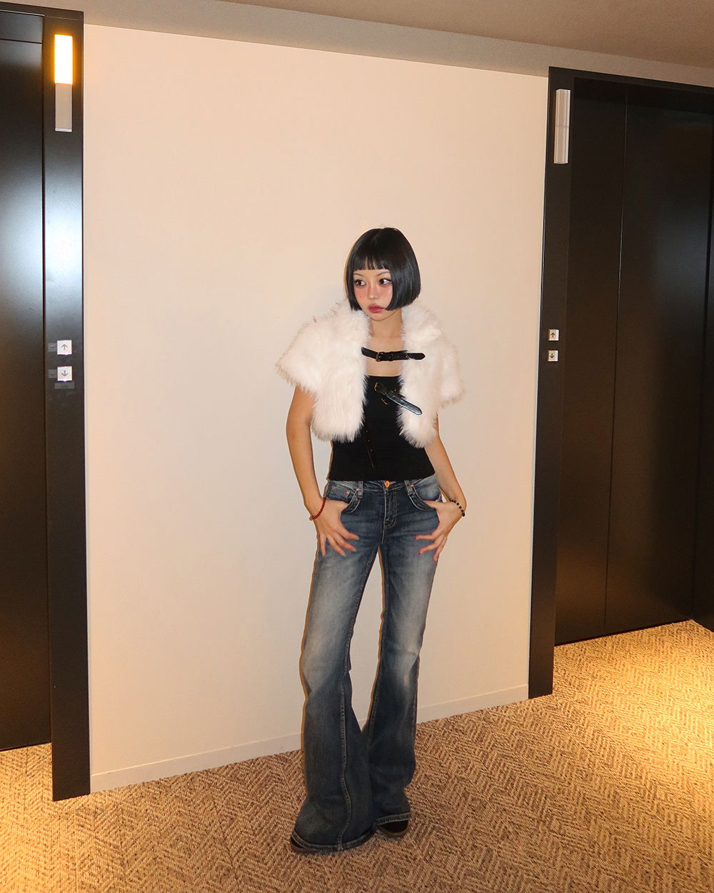 바지 모델 착용 이미지-S1L72