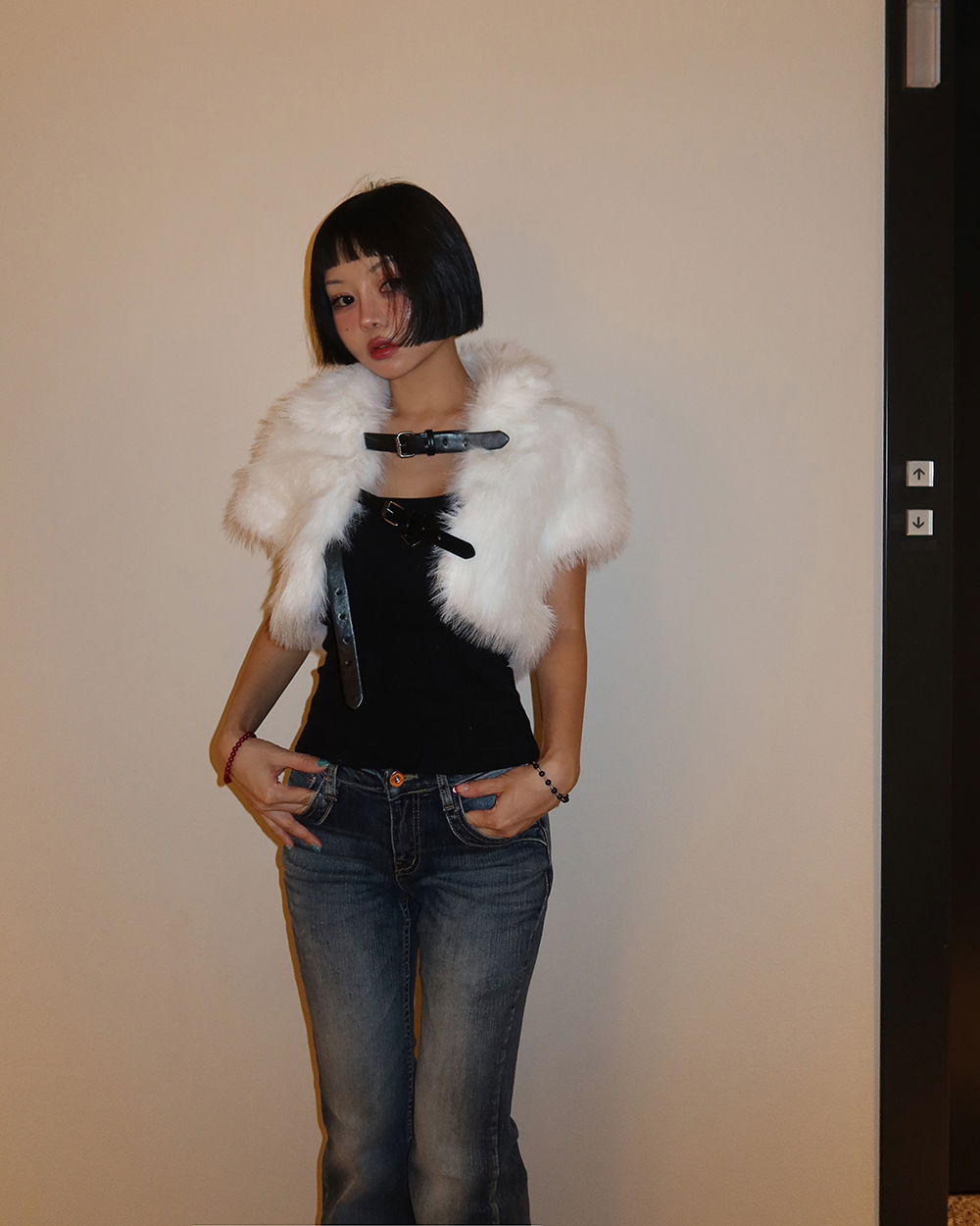 바지 모델 착용 이미지-S1L82