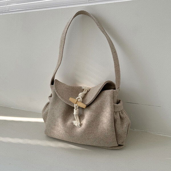 Oat wool duffel shoulder bag