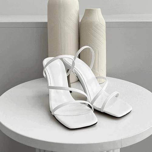 가나다란 이엘 하이힐 구두 화이트 블랙 스트랩 샌들 힐 2color