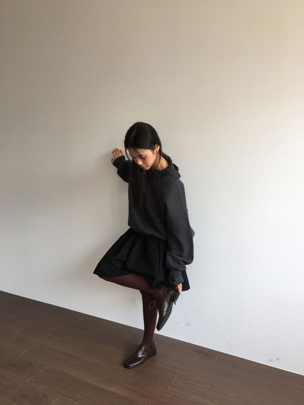 미니 스커트 모델 착용 이미지-S1L13