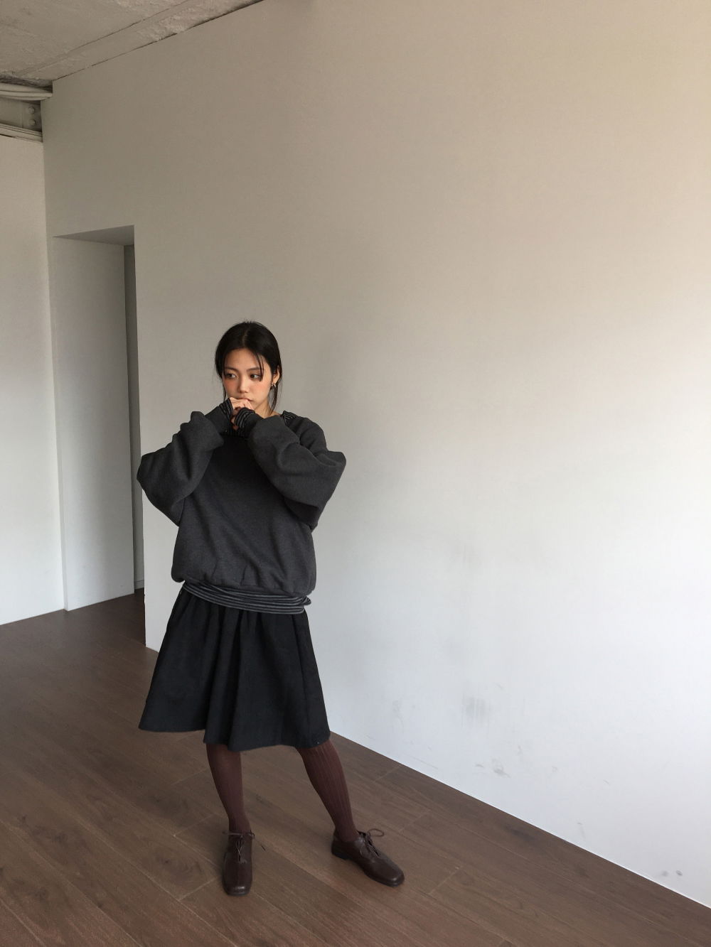 미니 스커트 모델 착용 이미지-S1L17