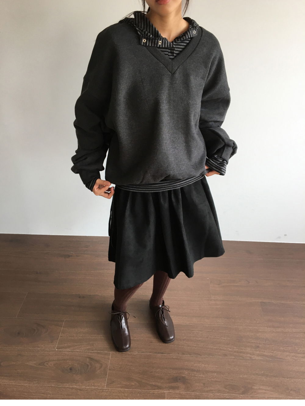 미니 스커트 모델 착용 이미지-S1L22