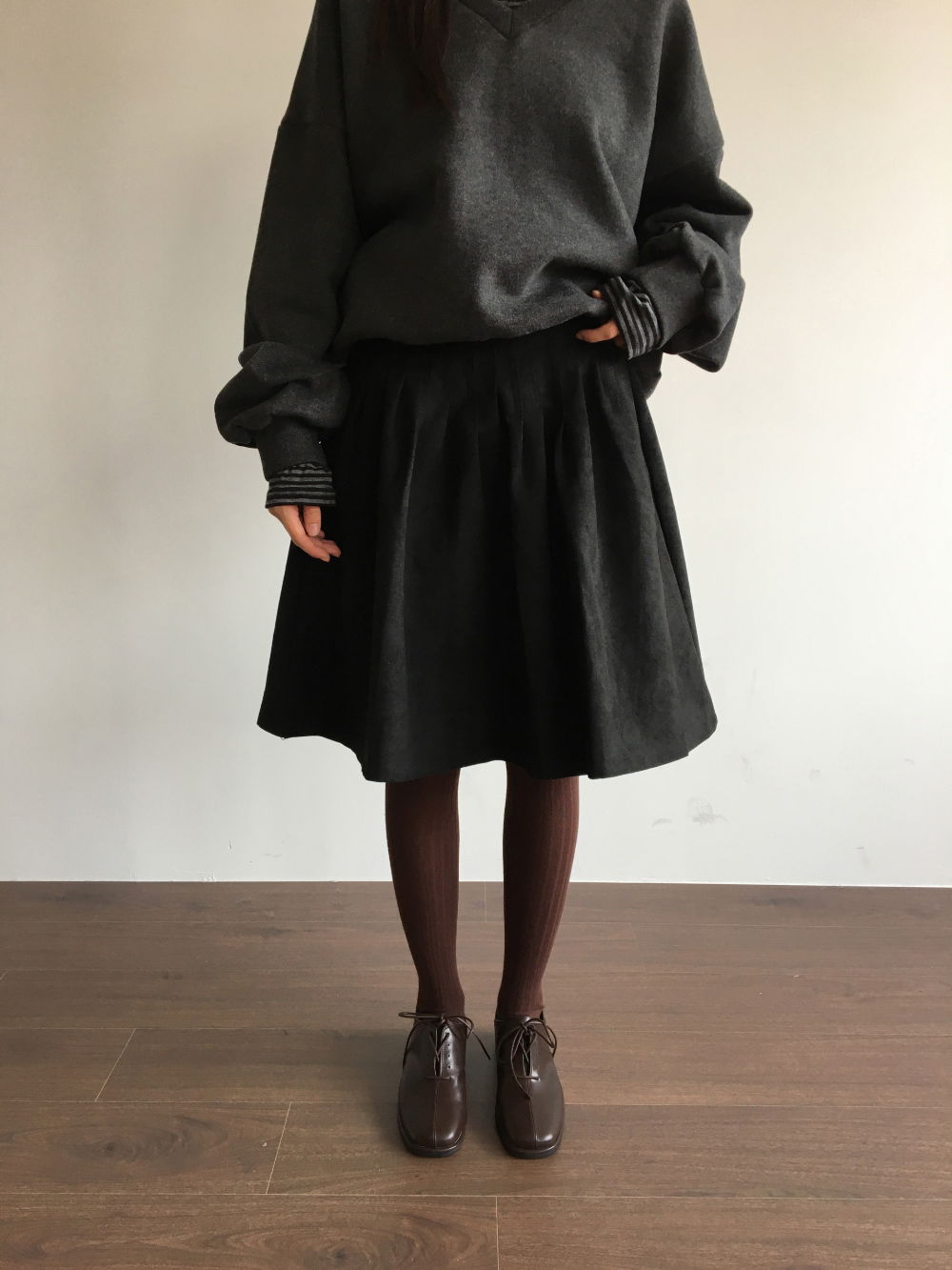 미니 스커트 모델 착용 이미지-S1L29