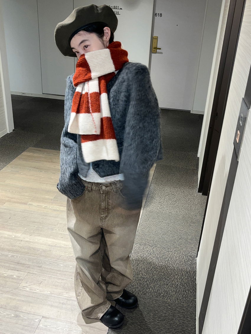 머플러 모델 착용 이미지-S1L8